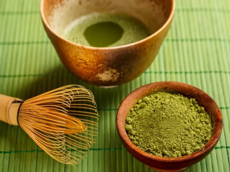 ماچا چیست؟ راهنمای کامل شناخت، خواص و نحوه مصرف چای ماچا